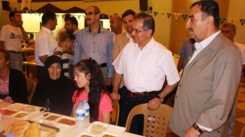 Vali Tapsız, Beşir Derneği&rsquo;nin İftar Yemeğine Katıldı