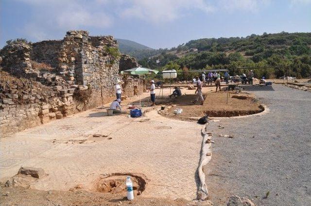 &Ouml;zgen&ccedil; Kazı Ekibini Ziyaret Etti 1