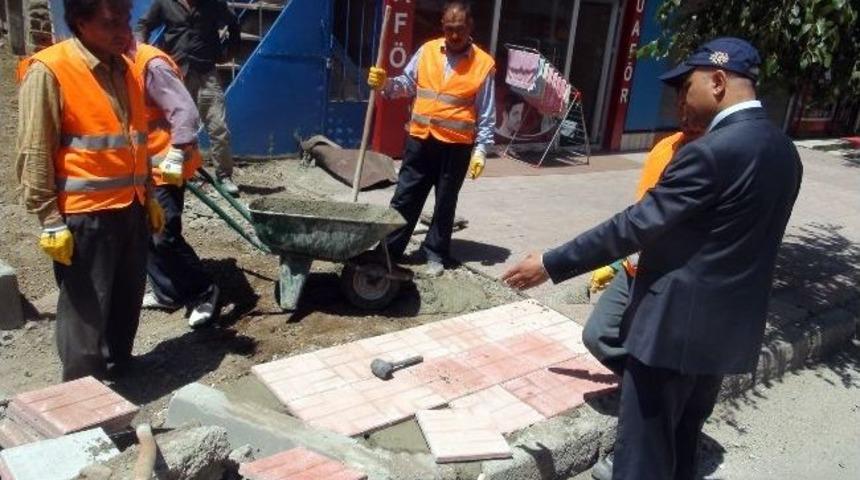 Ali Korkut, K&ouml;t&uuml; İş&ccedil;ilik İ&ccedil;in Y&uuml;klenici Firmaya Patladı