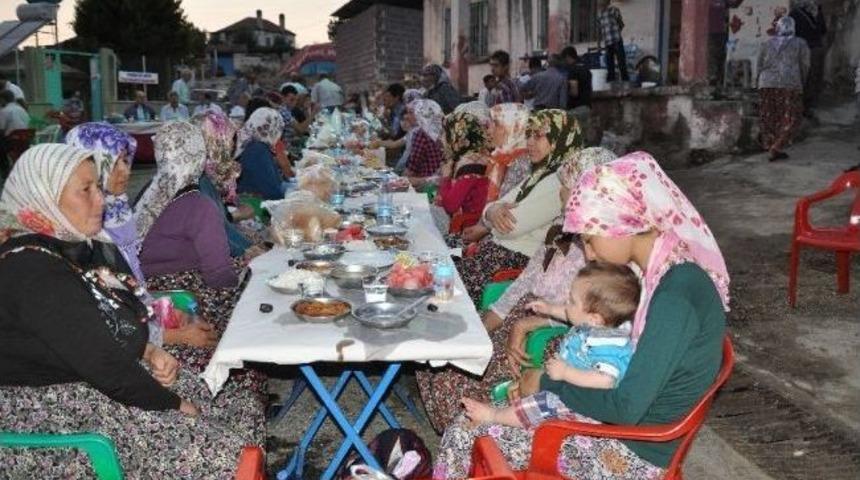 Y&ouml;r&uuml;kler Protokol İle İftar Sofrasında Bir Araya Geldi