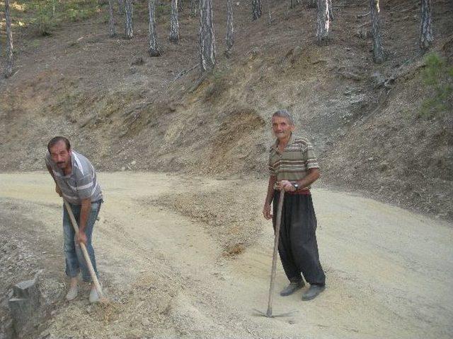 Yolu K&ouml;yl&uuml;ler Yapıyor 1