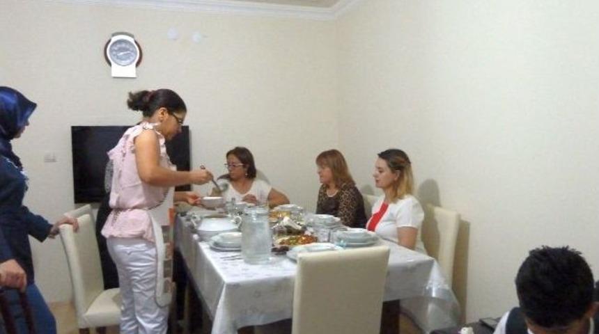 Rekt&ouml;r Kılı&ccedil;, İftarda Engelli &Ccedil;ocuklarla Buluştu