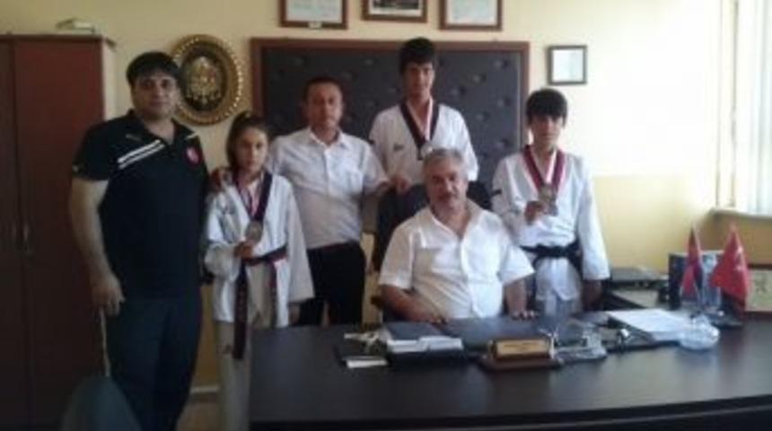 Adanalı Tekvandoculardan 3 Madalya