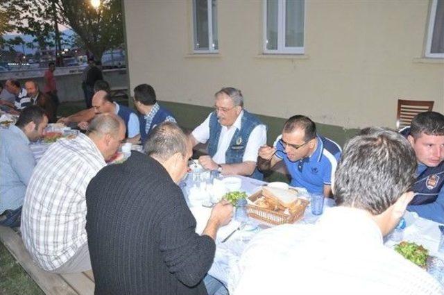 İlk M&uuml;dahale Ekipleri İftarda Buluştu 1