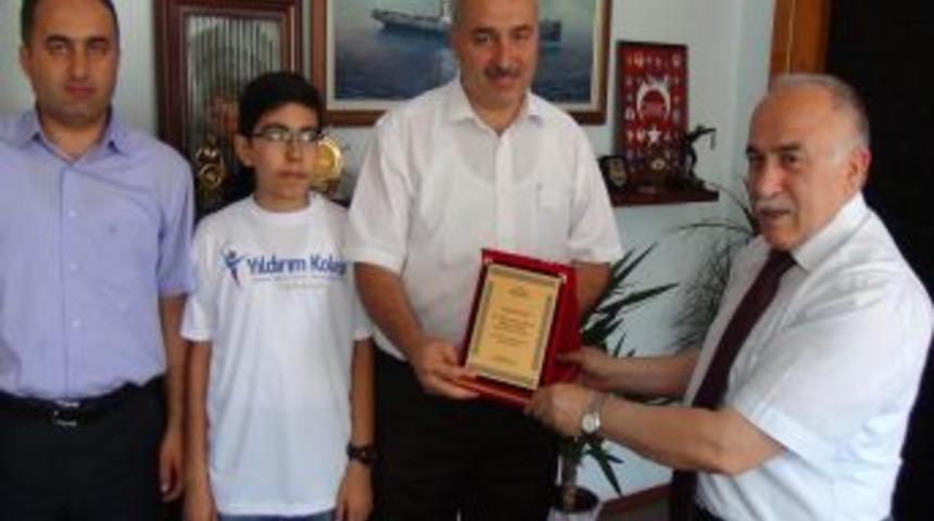 Vali Ayyılldız, SBS Birincisini Altınla &Ouml;d&uuml;llendirdi