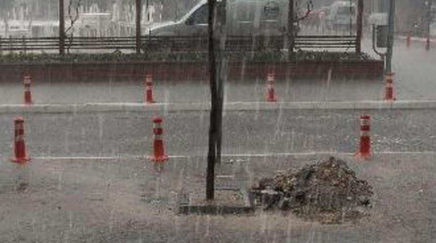 Yaz Ortasında Yağmur S&uuml;rprizi