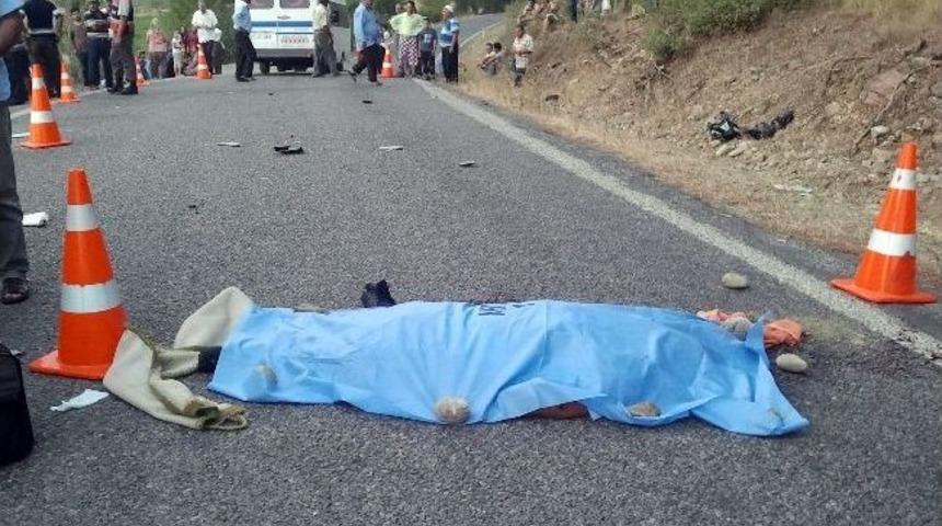 Manavgat'ta Trafik Kazası: 1 &Ouml;l&uuml;