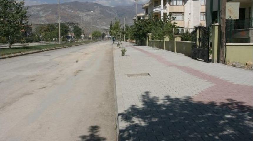 Belediyeden Kaldırım &Ccedil;alışmaları