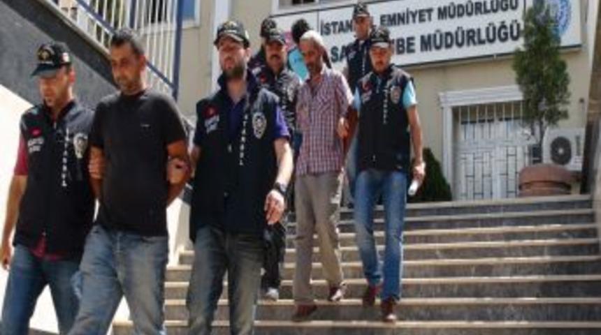 Taksicinin Katil Zanlısı Meslektaşları Adliyeye G&ouml;nderildi