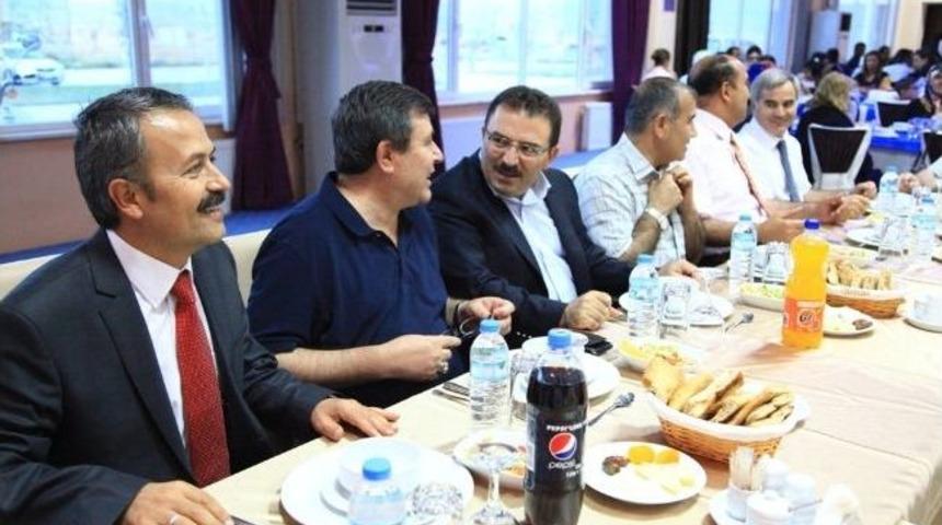 Aksaray'da Şehrin İdarecileri İftarda Buluştu