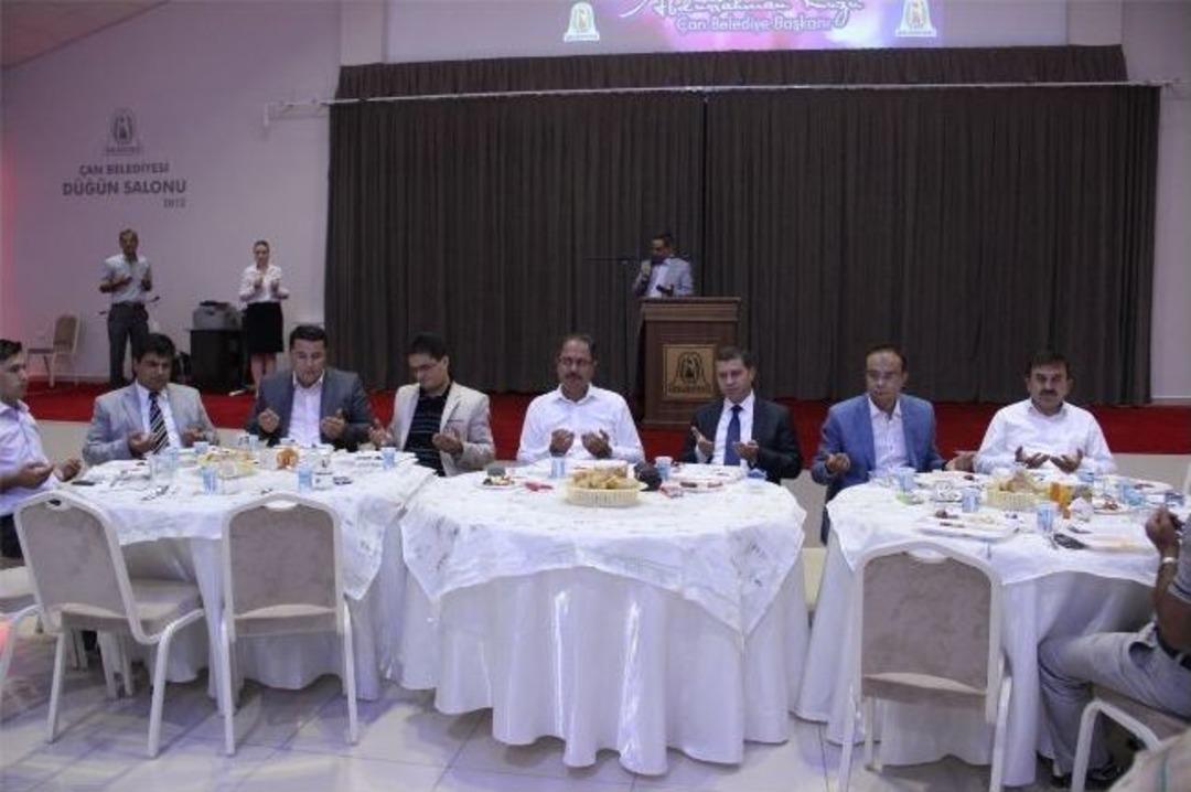 &Ccedil;an Belediyesi&rsquo;nden İftar Yemeği