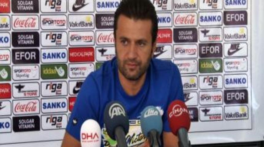 B&uuml;lent Uygun: Cenk Tosun'un S&ouml;zleşmesi 3 Yıl Uzatıldı