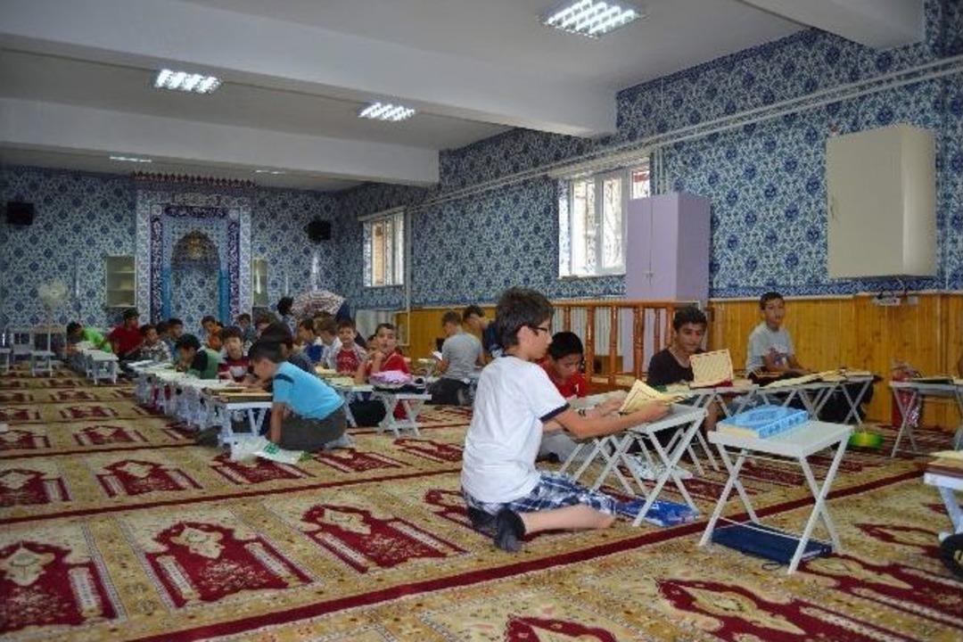 Her Şey &Ccedil;ocuklara Camiyi Sevdirmek İ&ccedil;in