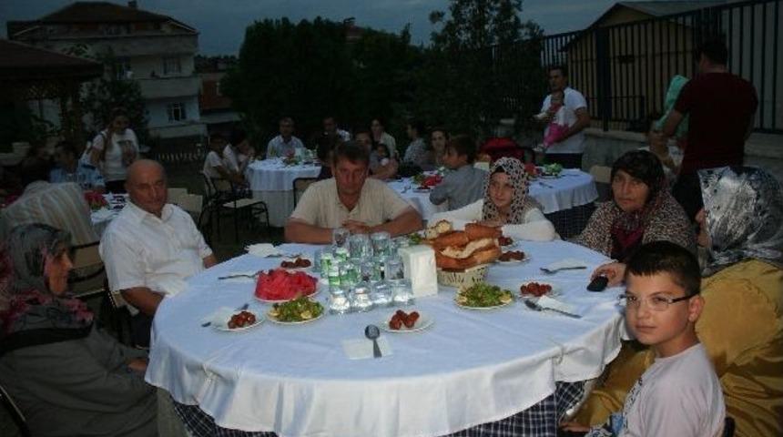 Ferizli Emniyetinde İftar Yemeği