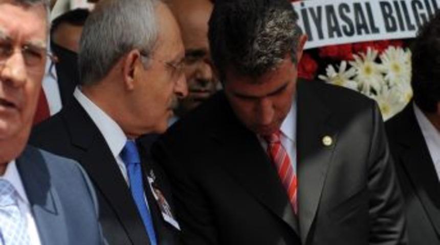 Kılı&ccedil;daroğlu, Alpaslan Işıklı&rsquo;nın Cenaze T&ouml;renine Katıldı