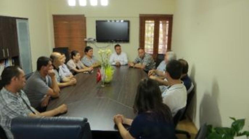 Ak Parti Y&ouml;netiminden Sel&ccedil;uk Ticaret Odası'na Ziyaret