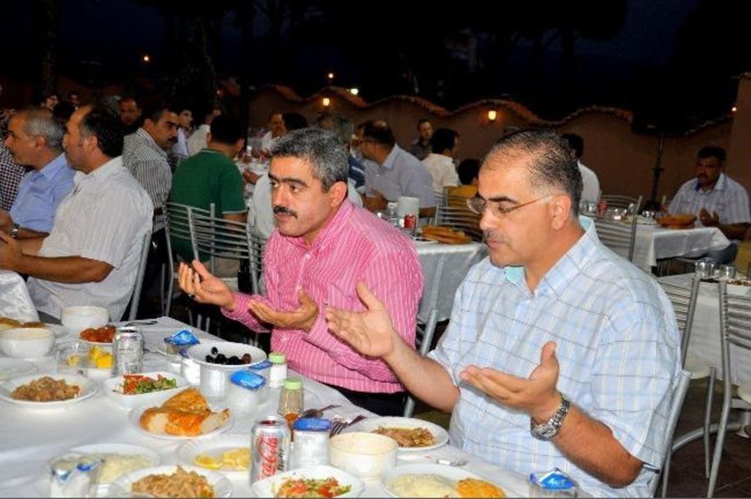 Başkan Alıcık, Dernek Ve Oda Y&ouml;neticileri İle İftarda Buluştu