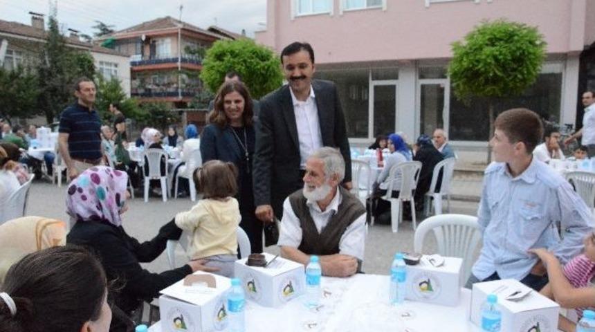 D&uuml;zce Belediye Başkanı Bayram Orucunu Mahalleli İle A&ccedil;ıyor
