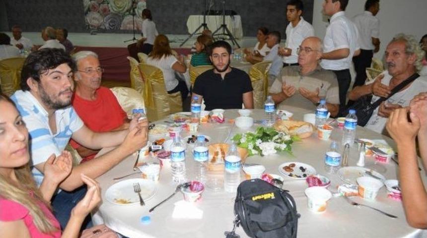 Burhaniye&rsquo;de Halk İftarda Bir Araya Geldi