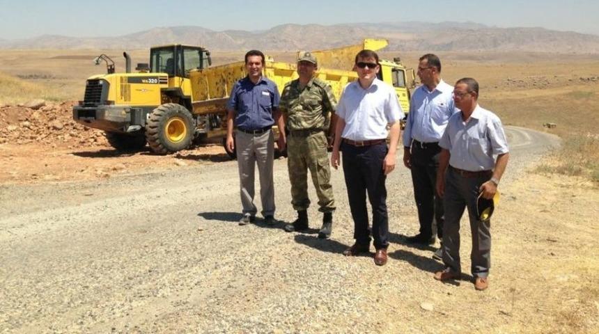 Kaymakam Koca, K&ouml;y Yollarını Denetledi