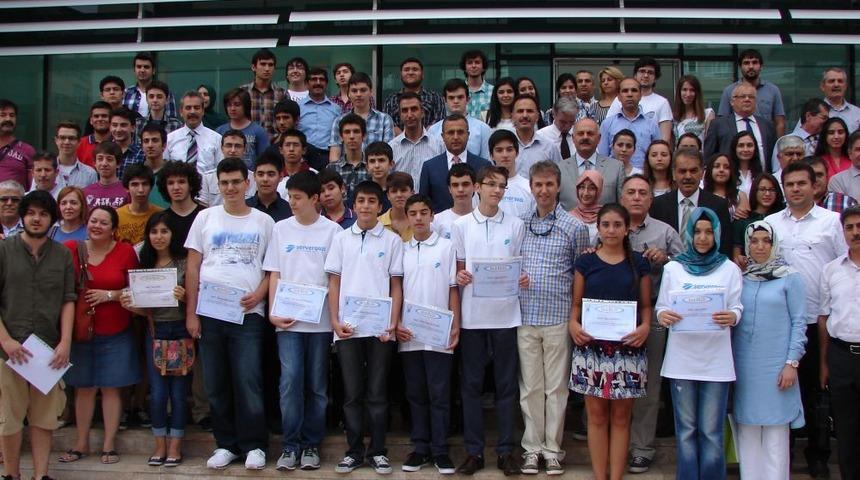 Denizli&rsquo;de LYS Ve SBS&rsquo;de Ilk Bine Giren &Ouml;ğrenciler &Ouml;d&uuml;llendirildi