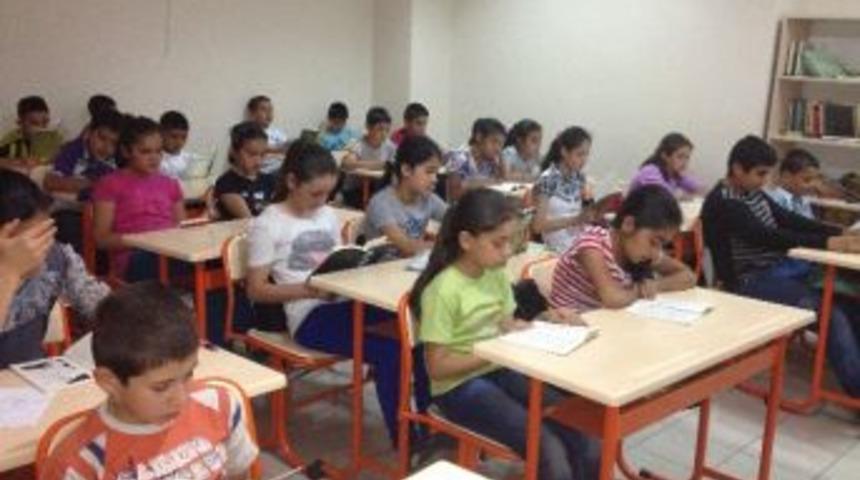 Bir Yetimde Sen Giydir