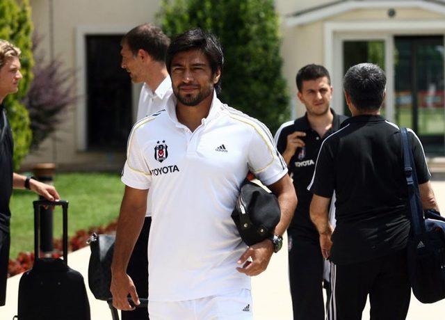 Beşiktaş, 26 Kişilik Kadro Ile Avusturya ya Uçtu 2