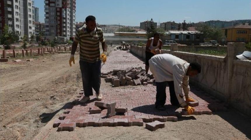 Talas Bord&uuml;r Ve Kaldırıma Doyuyor