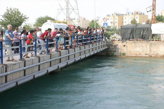 Polis, Sulama Kanalında Kaybolan &Ccedil;ocuğu Arıyor 2