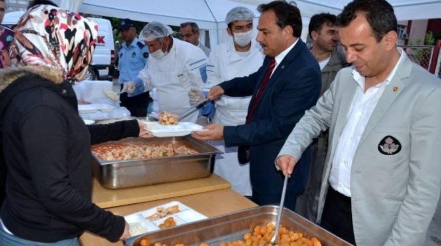 Aib&uuml; Mezunlarını Muhteşem Geceyle Uğurladı