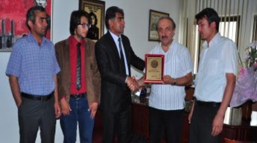 Afganlı M&uuml;lteciler: Erzurumlulardan Memnunuz