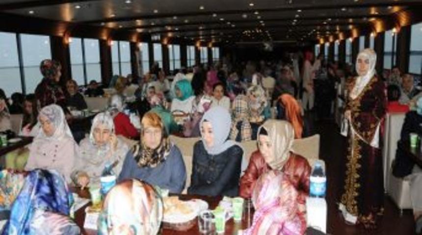 &Ouml;ğrenci Iftarında 'diş Kirası' Geleneği Yeniden Canlandırıldı