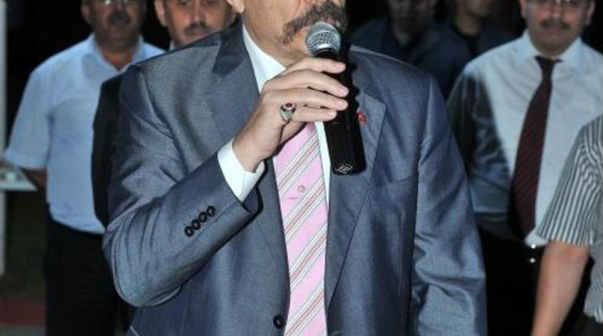 Vali Cerrah Huzurevi Sakinleriyle Iftar Yaptı