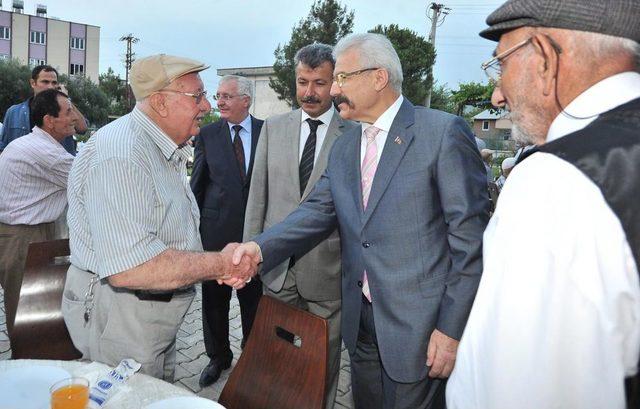 Vali Cerrah Huzurevi Sakinleriyle Iftar Yaptı