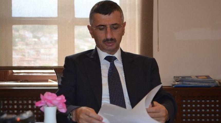 Kastamonu Valisi Erdoğan Bektaş;