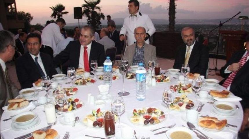 Alevi Ve S&uuml;nni İşadamları İftarda Birlik Mesajı Verdi