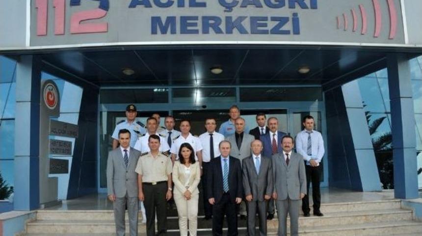 Vali &Ouml;zt&uuml;rk 112 Acil &Ccedil;ağrı Merkezi&rsquo;nde İncelemerde Bulundu