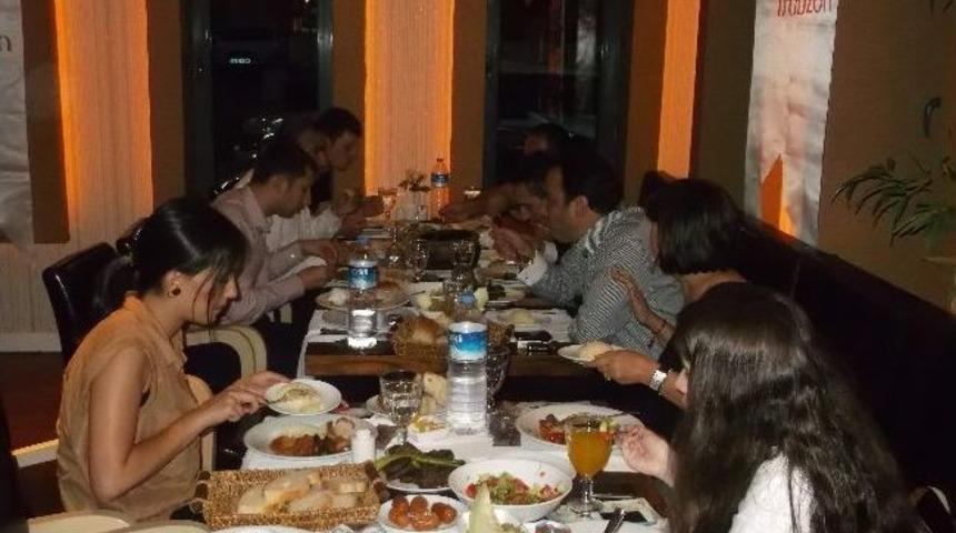 Forum Avm'den Basına İftar Yemeği