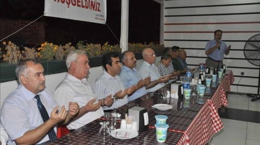 Vali G&uuml;zeloğlu Esnafla İftarda Buluştu