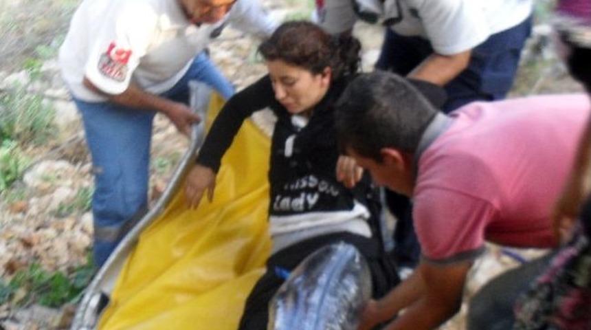 Tarım İş&ccedil;ilerini Taşıyan Minib&uuml;s Devrildi: 16 Yaralı