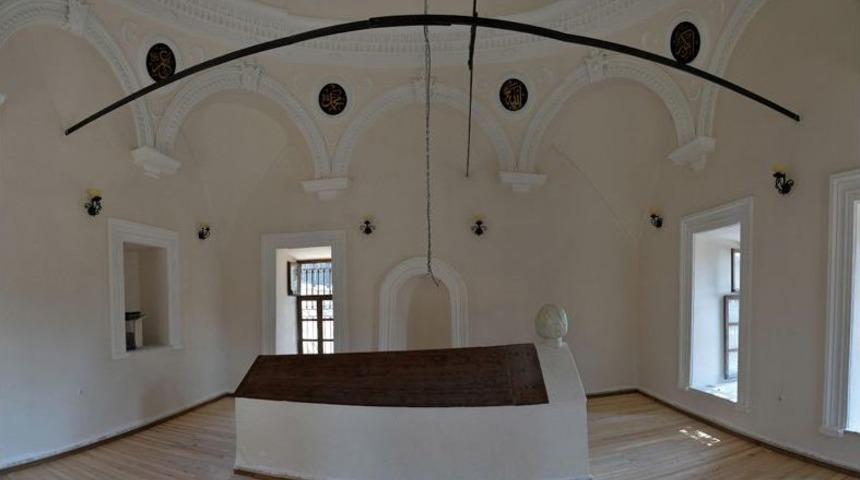 İzmir'deki Emir Sultan T&uuml;rbesi'nde Restorasyon &Ccedil;alışmaları Tamamlandı