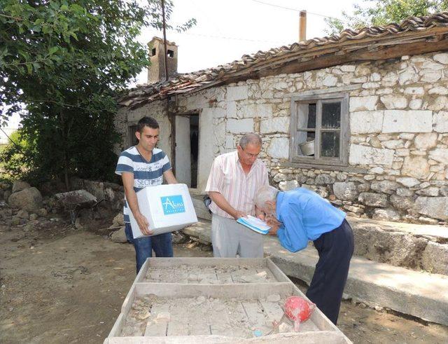 Aksu Belediyesi’nden Dar Gelirli Ailelere Bin 200 Ramazan Paketi