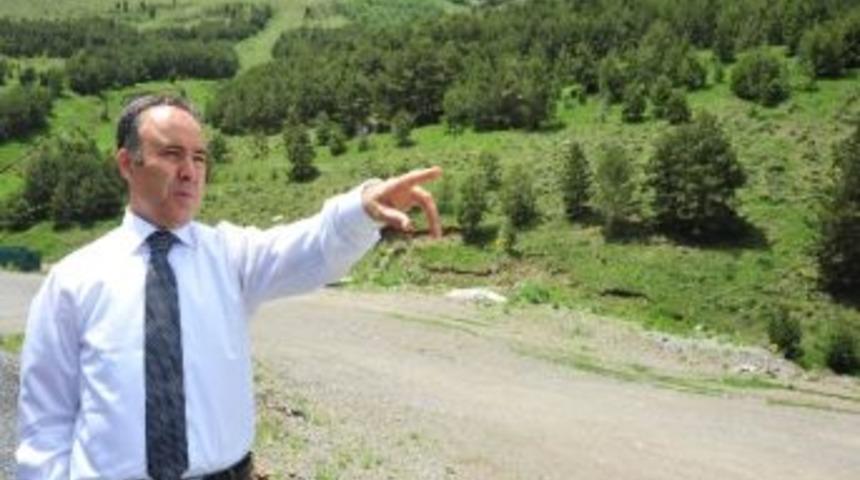 Vali Altıparmak, Paland&ouml;ken Dağını Gezdi