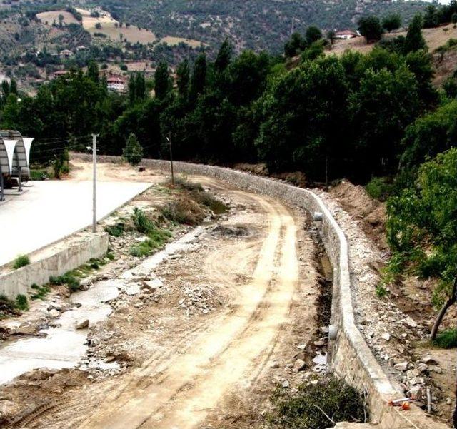 Alaşehir-uluderbent Çayı’nda Islah Çalışmalarına Başlandı. 1