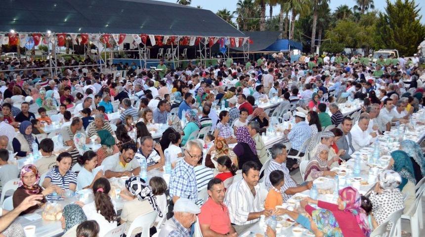AK Parti Finike İl&ccedil;e Teşkilatı'ndan Iftar