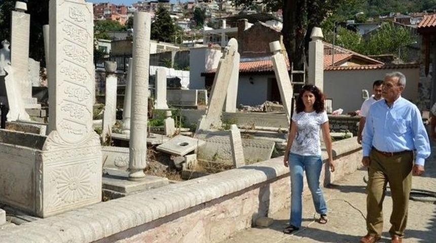 İzmir B&uuml;y&uuml;kşehir Belediyesi'nden Tarihe Saygı