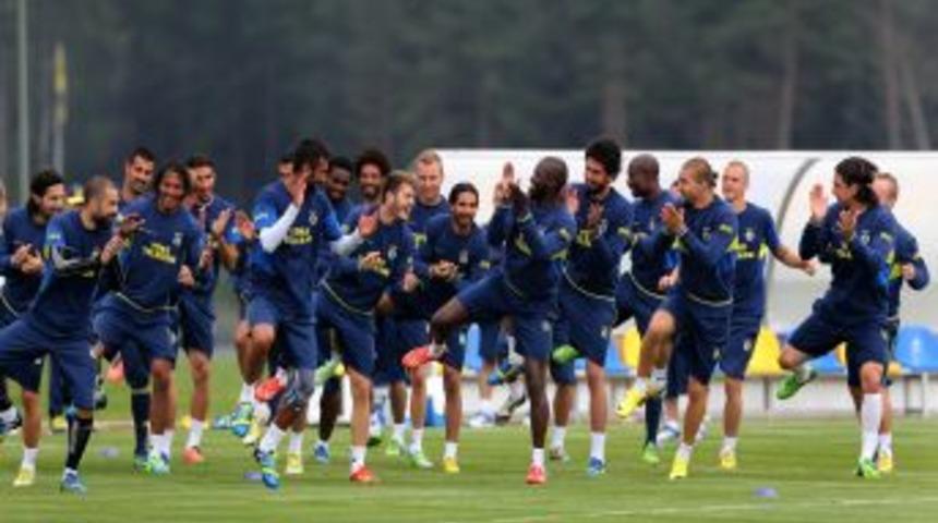 Fenerbah&ccedil;e'de Neşeli Antrenman