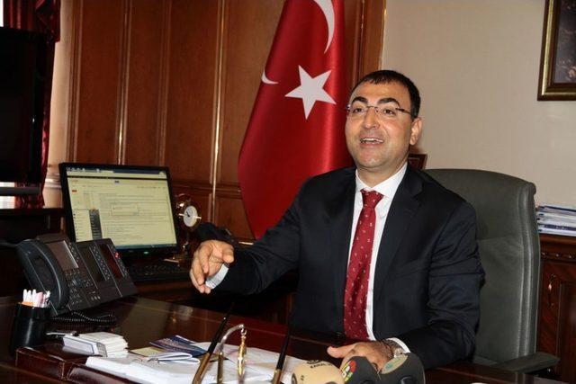 LYS Türkiye Şampiyonlarına İzmir Valisi nden Altın 1