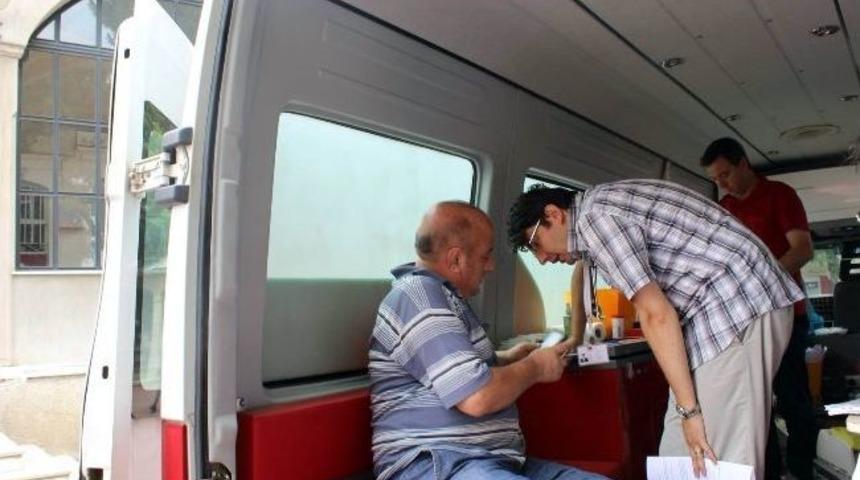 Salihli&rsquo;de Kan Bağış Kampanyası D&uuml;zenlendi