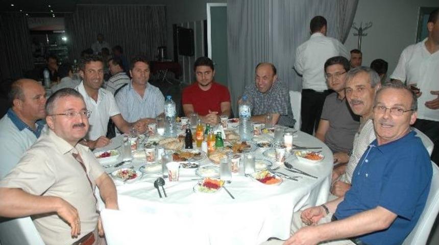 Eğitimciler İftarda Buluştu